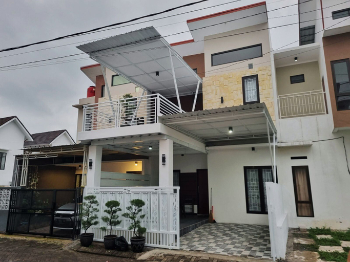 MP Villa Palmiers B3 Malang