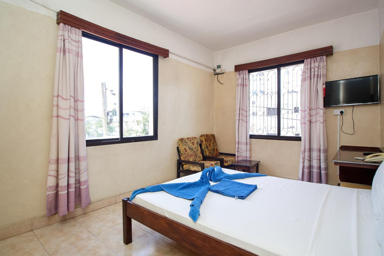 Bedroom 2, Mombasa Railway Gardens Hotel, Mvita