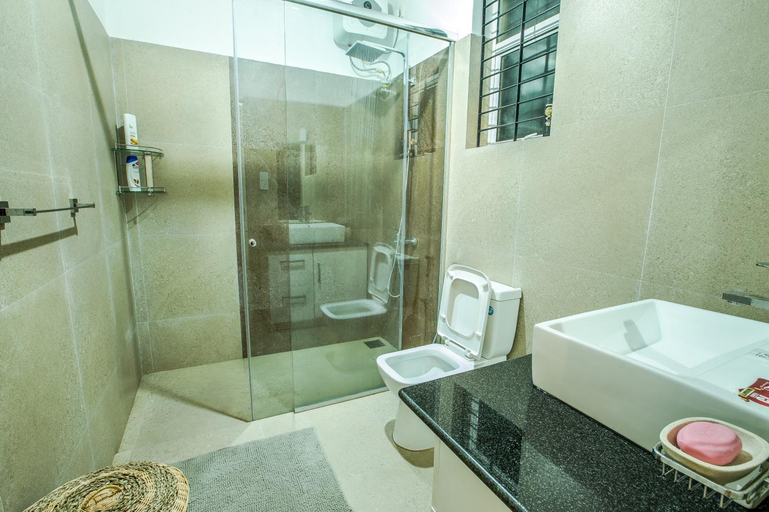 Bathroom 4, Temple Pond Villa Colombo, Kesbewa
