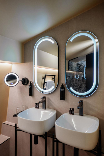 Bathroom 4, Alexandrie, Paris