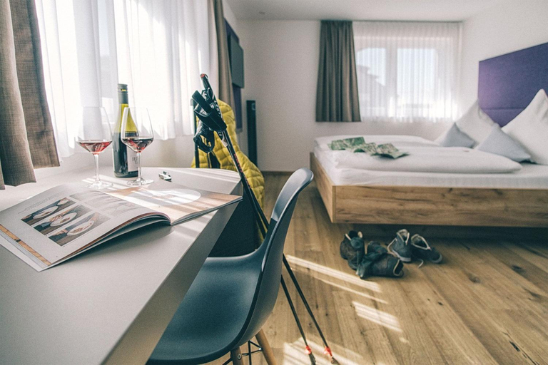 Bedroom 2, Hotel Restaurant Kochschule Rossle, Emmendingen
