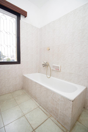 Bathroom 4, Mombasa Railway Gardens Hotel, Mvita