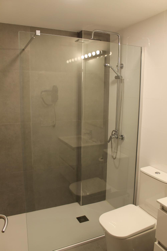 Bathroom 3, Hotel Hollywood, Pontevedra