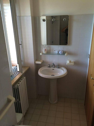Bathroom 3, La Colombella, Ascoli Piceno