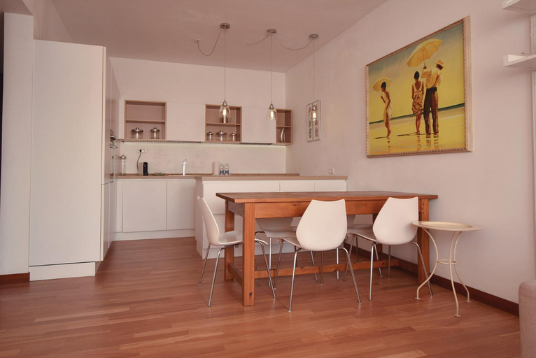 Others 5, Welc-oM Portello Bright Flat free parking, Padua