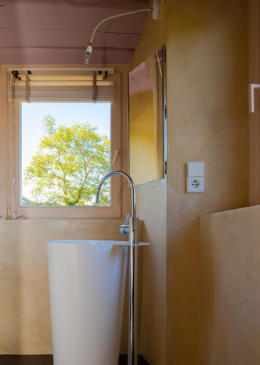 Bathroom 9