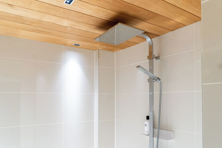 Bathroom 4, Luxurious 3-Br Apt with Balcony, Uusimaa