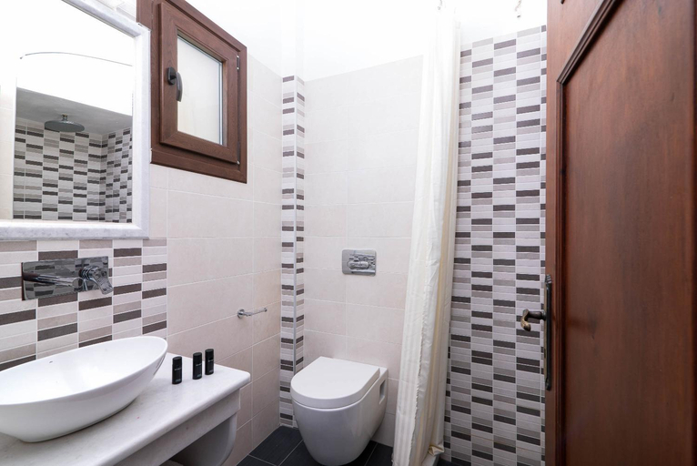Bathroom 3, Mandilaria Studios, South Aegean