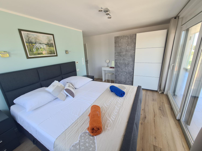 Others 2, Villa Patricia, Stari Grad