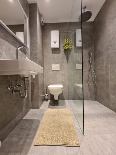Bathroom 7