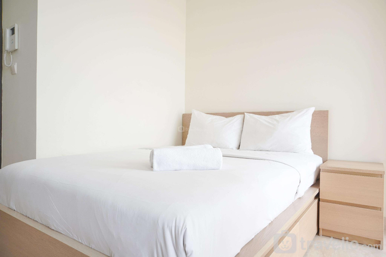 Bedroom, Studio Minimalist Menteng Park Apt By Travelio, Central Jakarta