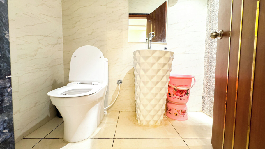 Bathroom 3, Hotel Vibes of Kashi, Varanasi