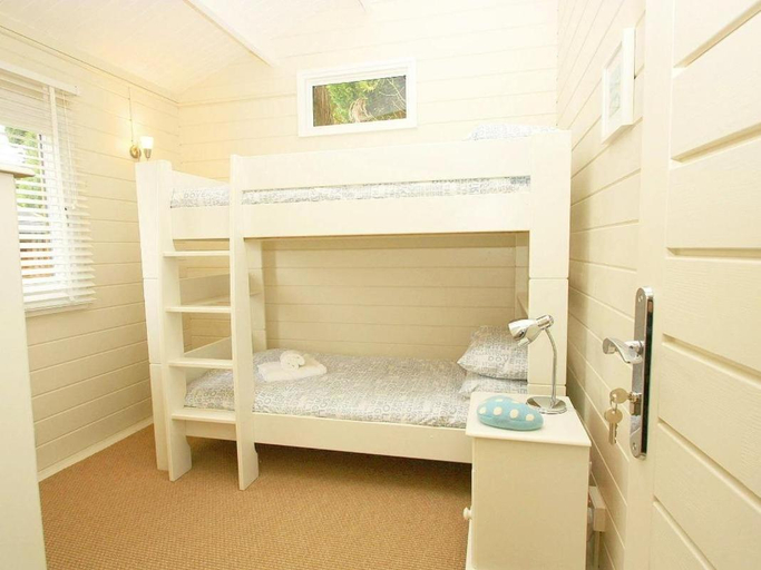 Bedroom 2, Sam's Cabin, Cornwall