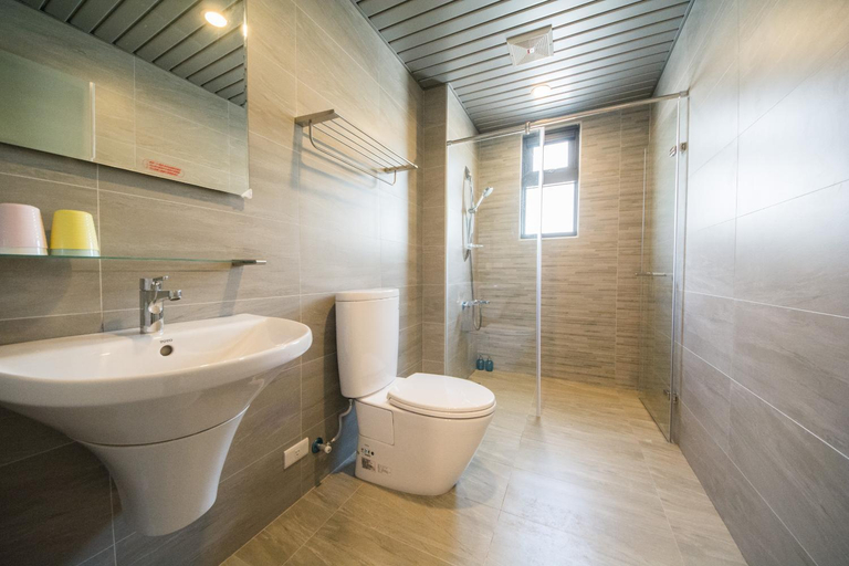 Bathroom 4, YiRan, Yilan