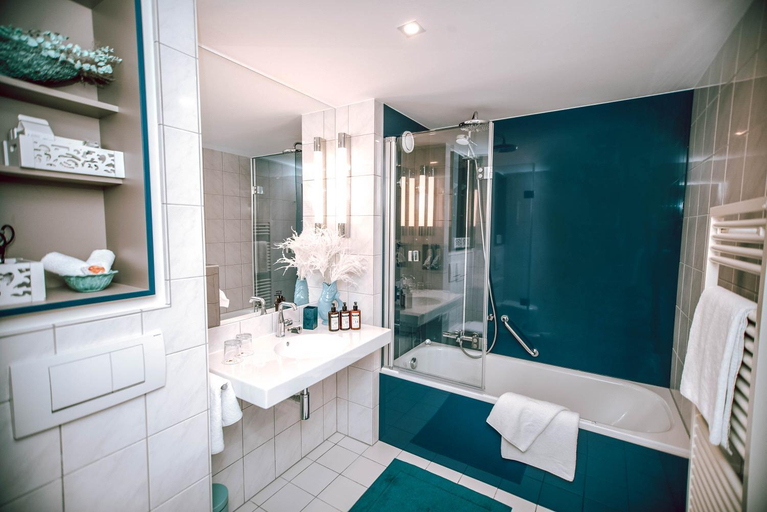 Bathroom 14
