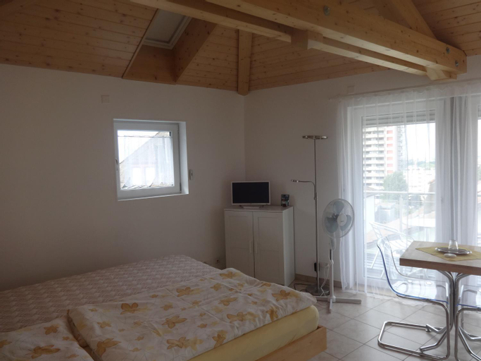 Bedroom 2, Bed and Breakfast Prilly-Lausanne, Ouest lausannois