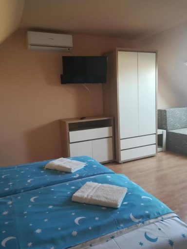 3, Karika Vendeghaz, Hajdúszoboszló
