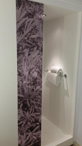 Bathroom 10