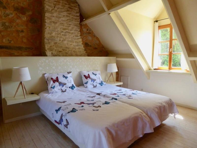 Others 5, Chambres d'Hotes a La Chandelle, Nièvre