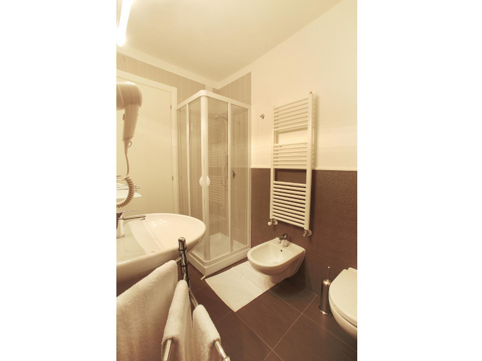Bathroom 5, Residenze Portacastello, Isernia
