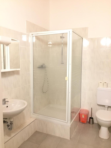 Bathroom 5, Pension Dreilinden Hannover GmbH, Region Hannover