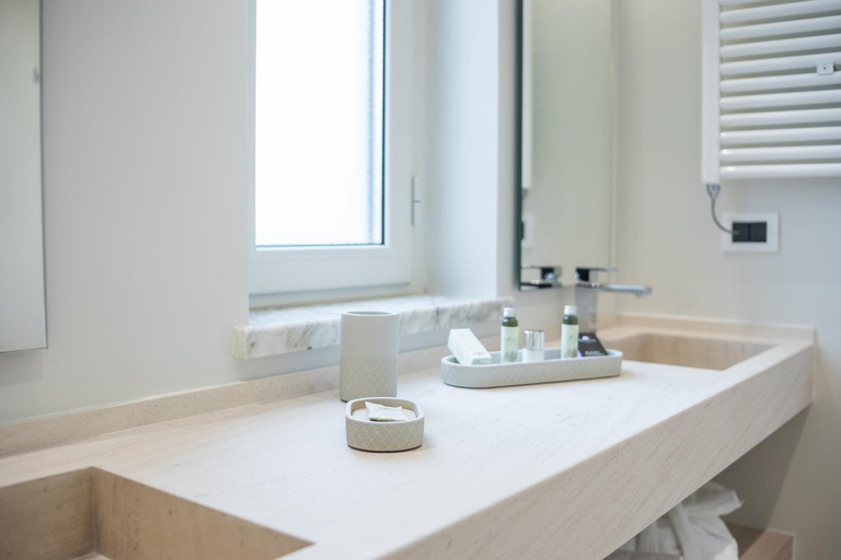 Bathroom 9