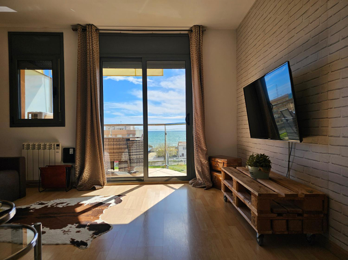 Others 5, Apartment Beach Front Canet, Barcelona