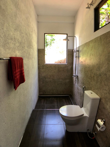 Bathroom 2, Mount shadows, Ella