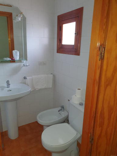 Bathroom 3, Pension los Angeles, Sevilla