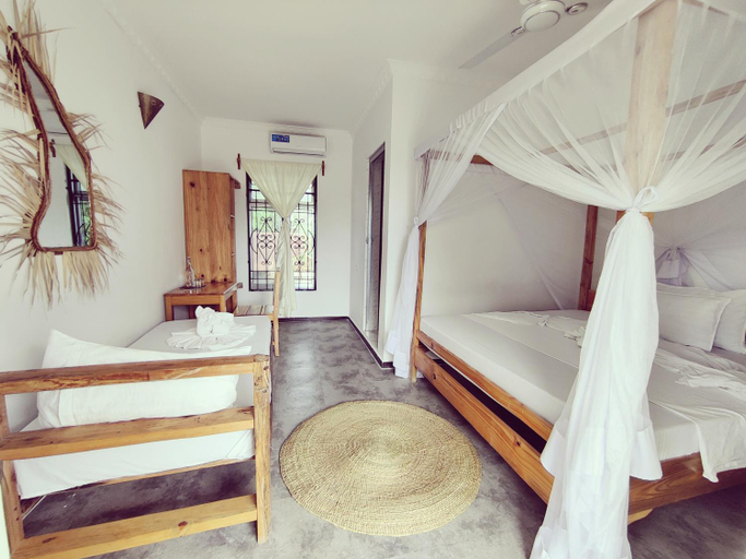 Bedroom 2, Hakuna Matata Boutique, Kusini