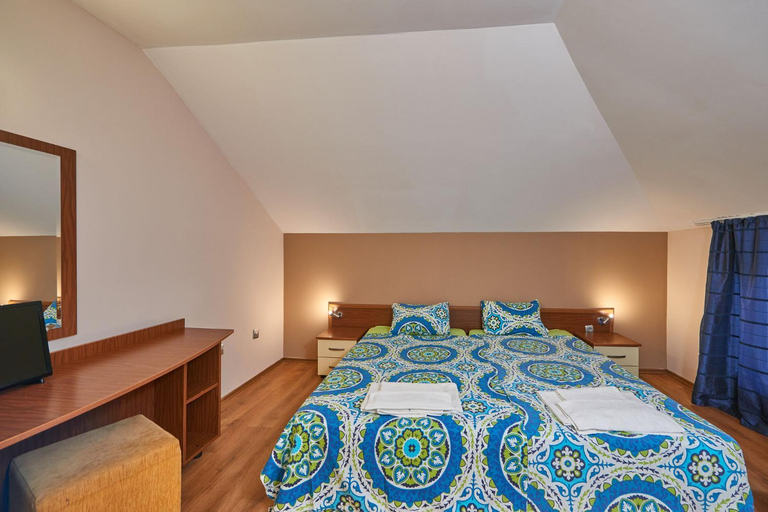 Bedroom 2, Family Hotel Electra, Pomorie