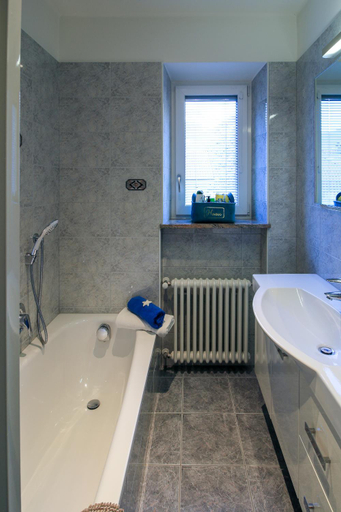 Bathroom 3, Apartment Haus Lang, Bolzano