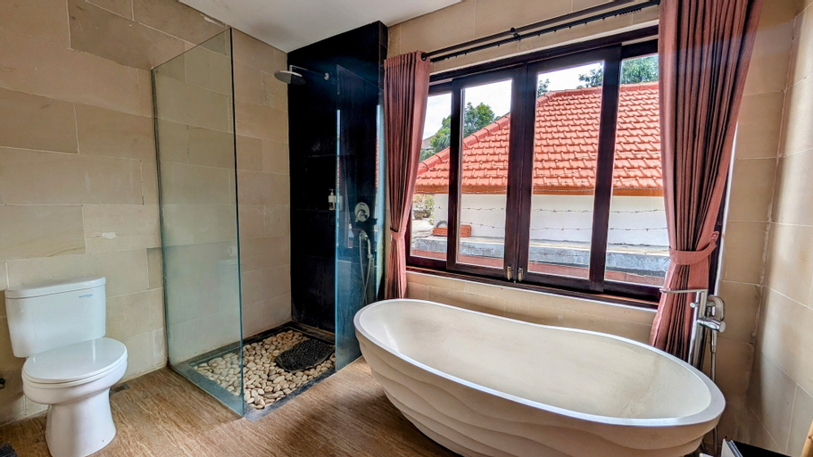 Bathroom 11