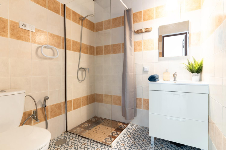Bathroom 2, Guest house Villa Neon Tenerife, Santa Cruz de Tenerife