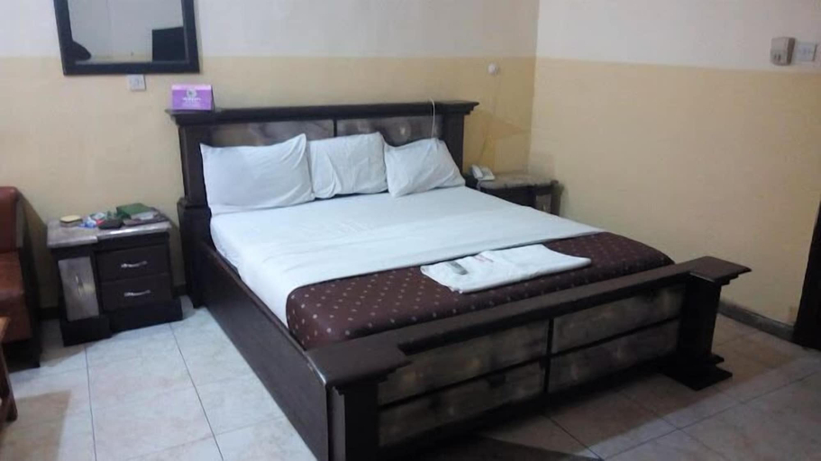 Bedroom 1, Vichi Gates Suites, Ikpoba-Okha