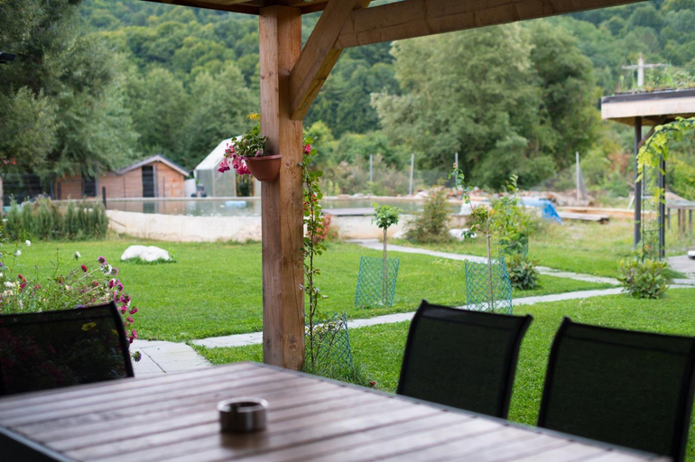 Others 5, Cedar Crest, Rasnov