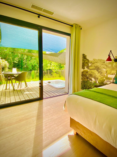Others 5, Chambres avec Jacuzzi privatif - Kassiopee Bed & Spa, Tarn