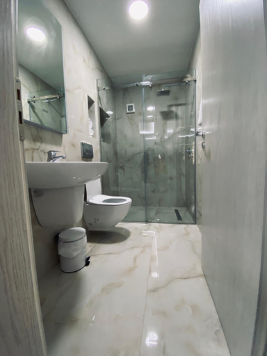 Bathroom 3, Hotel Piemonte, Tirana