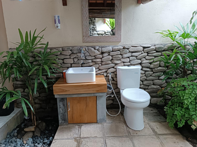 Bathroom 8