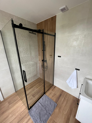 Bathroom 3, Krollhouse Pokoje goscinne, Olkusz
