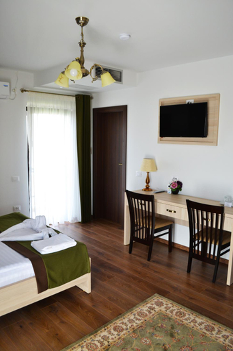 Others 4, Casa Caroli, Targu Jiu