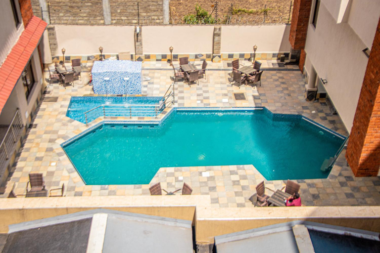 Others 5, Grand Winston Hotel, Bahati