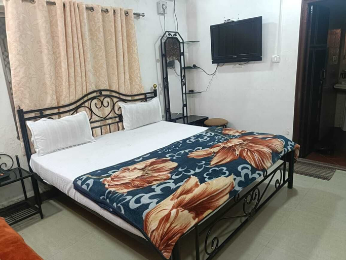 Bedroom 3, Hotel Deep Valley, Sirohi