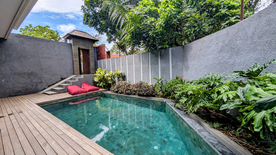 Swimming Pool 1