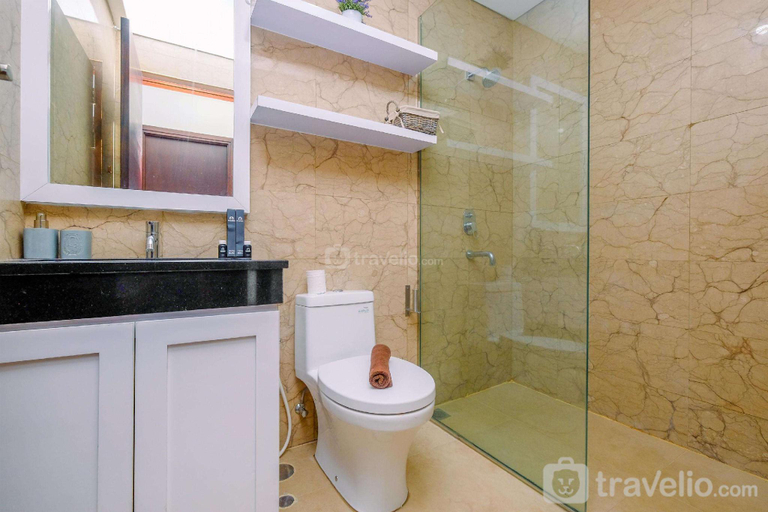 Bathroom 3, Elegant Nice 2BR at L'Avenue Pancoran By Travelio, Jakarta Selatan