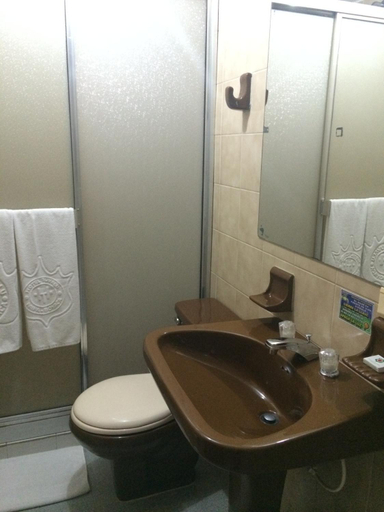 Bathroom 4, Hotel Tuvalu, Paipa