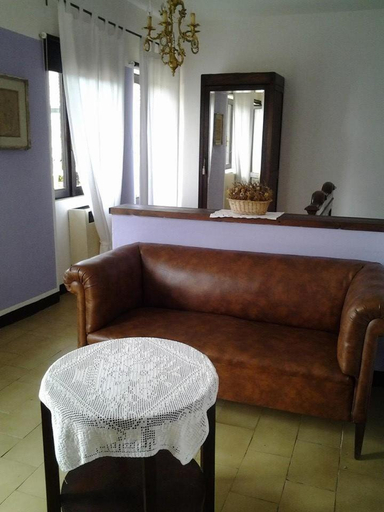 4, Fattoria del pino, Novara