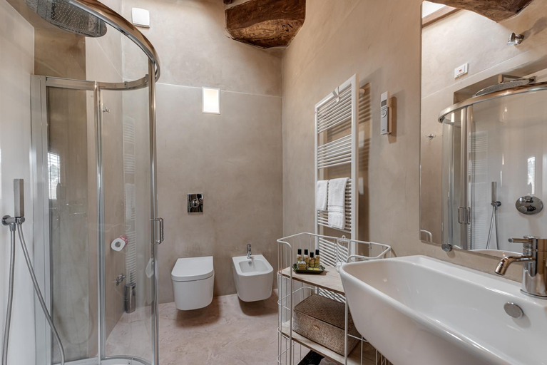 Bathroom 12