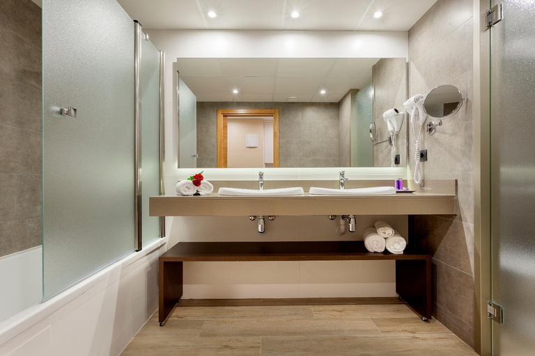 Bathroom 4, Beverly Park, Girona