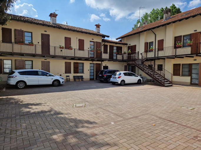 Others 3, Residence il Cascinetto, Pavia